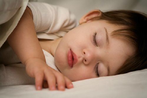 Tips to help your baby sleep well 0