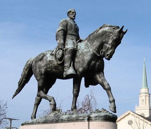 The general’s statue sparked a stormy weekend in the American city