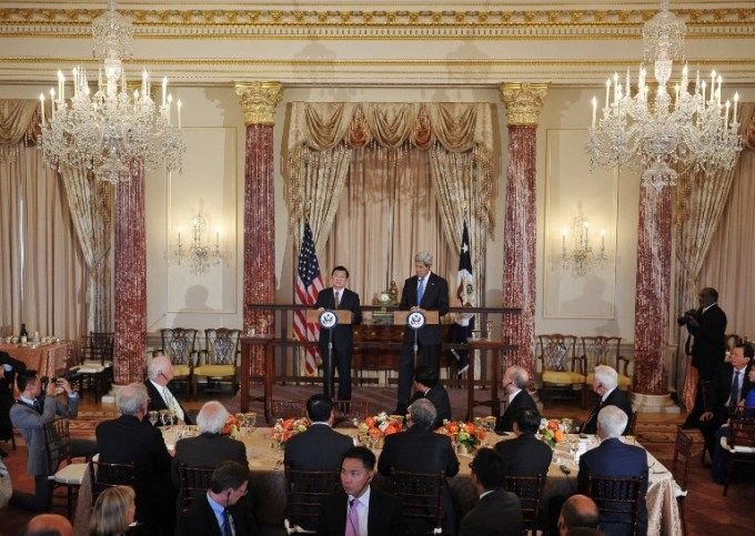 The President attended a luncheon with the US Secretary of State 0