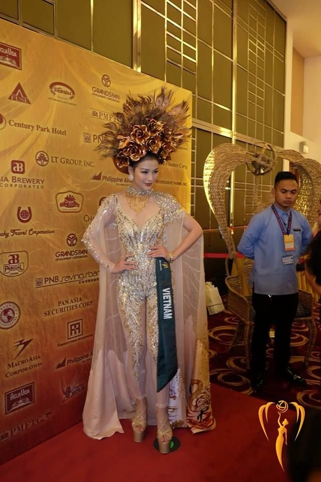 Vietnam won the gold medal in the Miss Earth 'National Costume' award 0